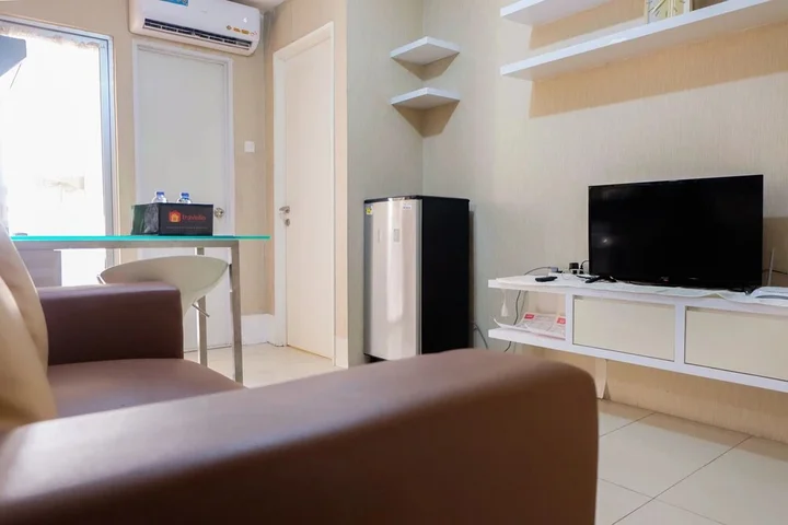 Джакарта: Contemporary 2BR at Bassura City Apartment
