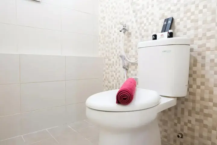 Джакарта: Contemporary 2BR at Bassura City Apartment