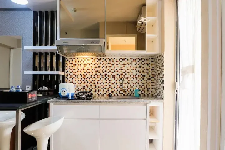 Джакарта: Contemporary 2BR at Bassura City Apartment