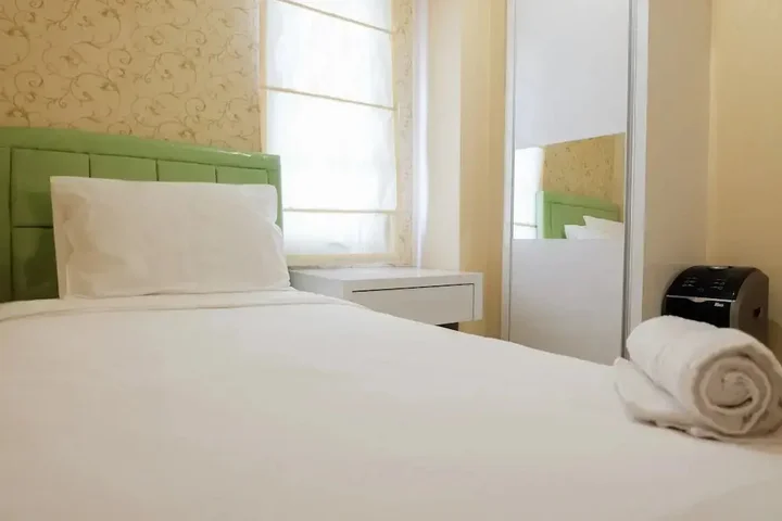 Джакарта: Contemporary 2BR at Bassura City Apartment