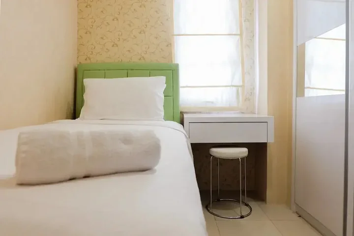 Джакарта: Contemporary 2BR at Bassura City Apartment