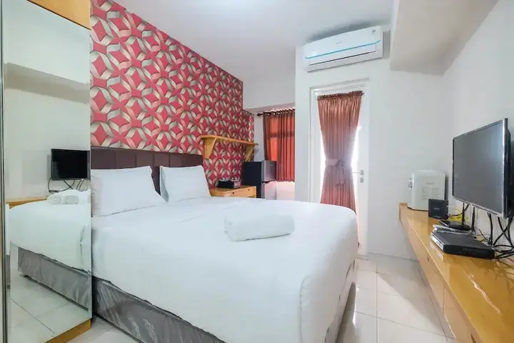 Elegant Studio Room The Springlake Summarecon Apartment — фото 4