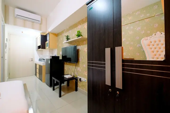 Comfy Studio Apartment At Springlake Summarecon Bekasi — фото 3