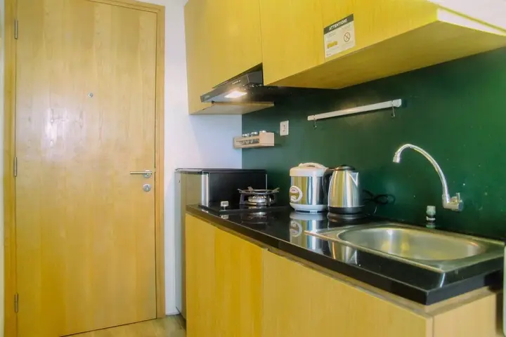 Депок: Compact And Artsy Studio Cinere Bellevue Apartment