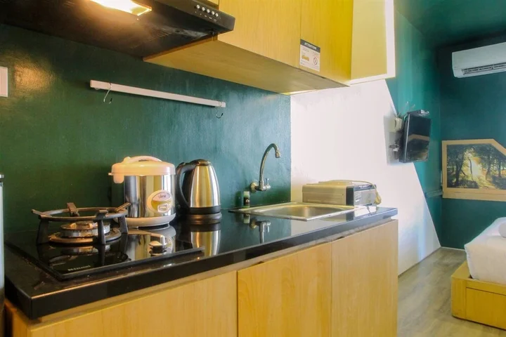 Депок: Compact And Artsy Studio Cinere Bellevue Apartment