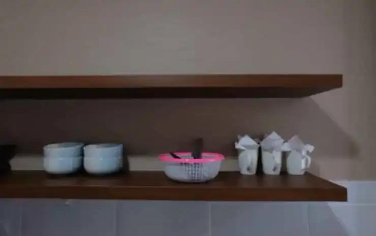 Legok: Spacious 3BR Asatti Apartment By Travelio