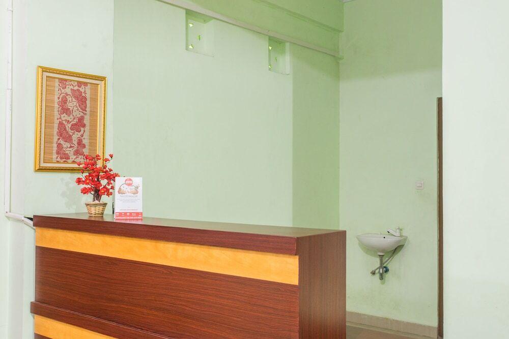 OYO 1419 Rhona Guest House Syariah — фото 2