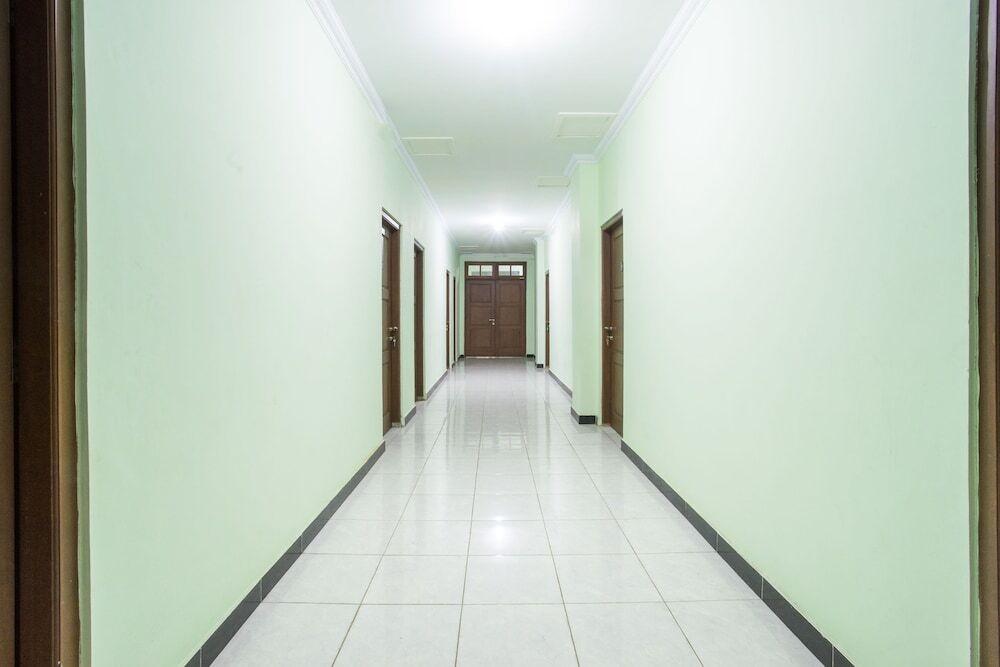 Батуретно: OYO 1419 Rhona Guest House Syariah