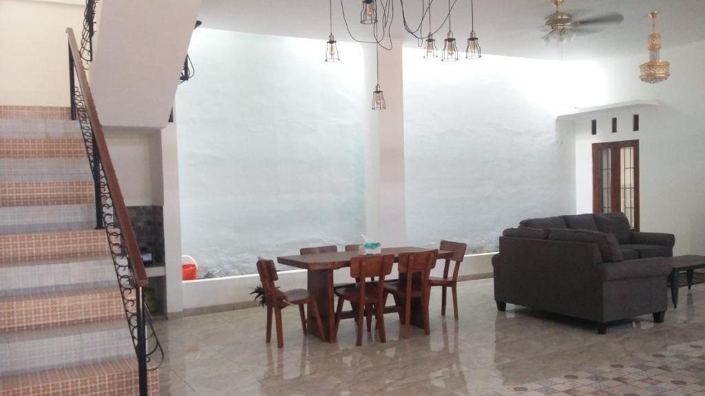 Суракарта: ZG Homestay Solo
