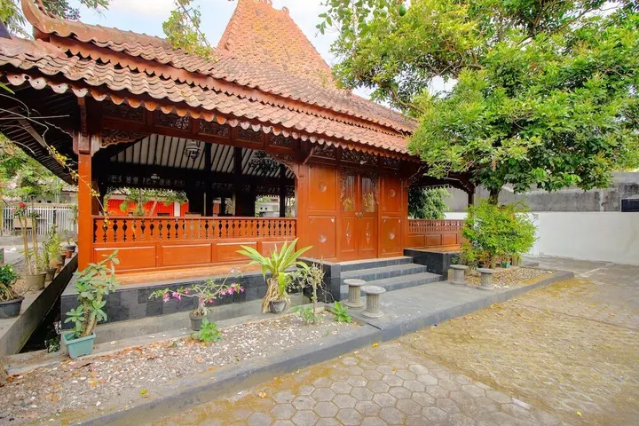 Депок: OYO 1473 Omah Tentrem Syariah