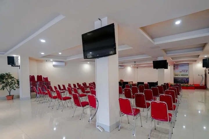 Медан: ZEN Rooms K Hotel