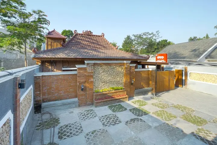 Батуретно: Oyo 1591 Ndalem Sidoarum Syariah