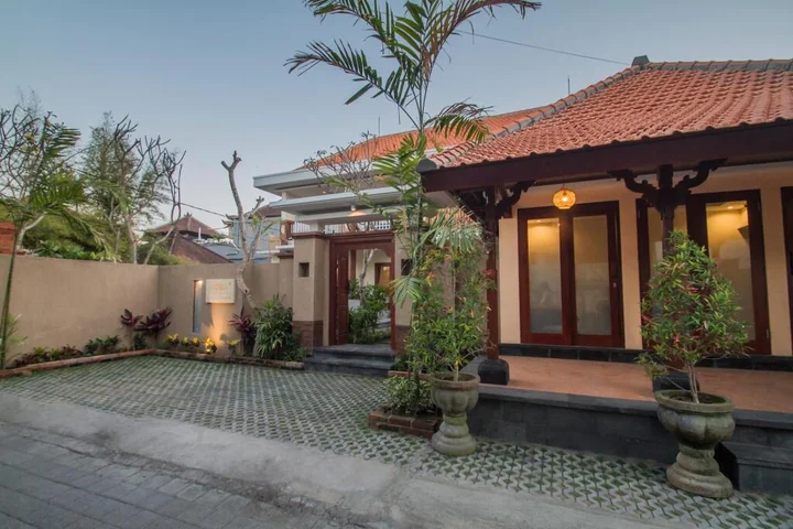 Санур: Anindya Sanur