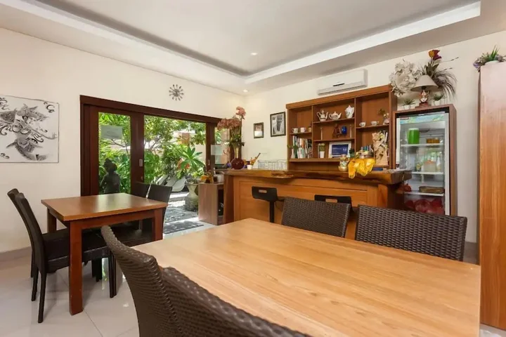 Санур: Anindya Sanur