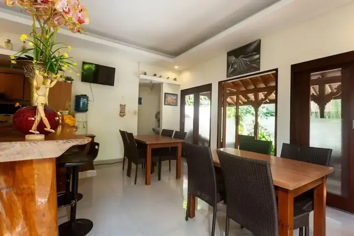 Санур: Anindya Sanur