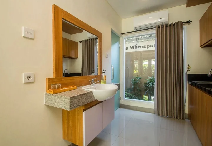 Санур: Anindya Sanur