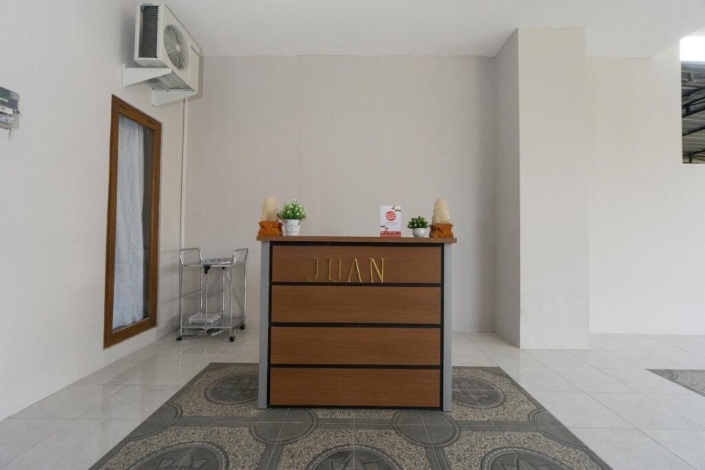 Батуретно: OYO 1542 Yessy Mansion