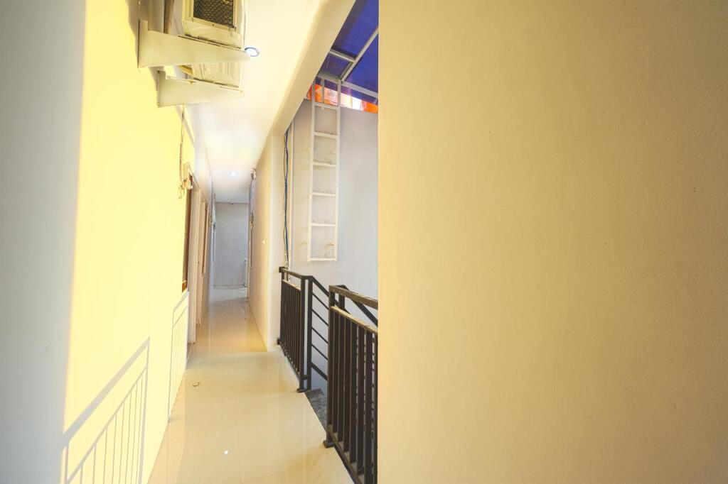 Батуретно: OYO 1542 Yessy Mansion