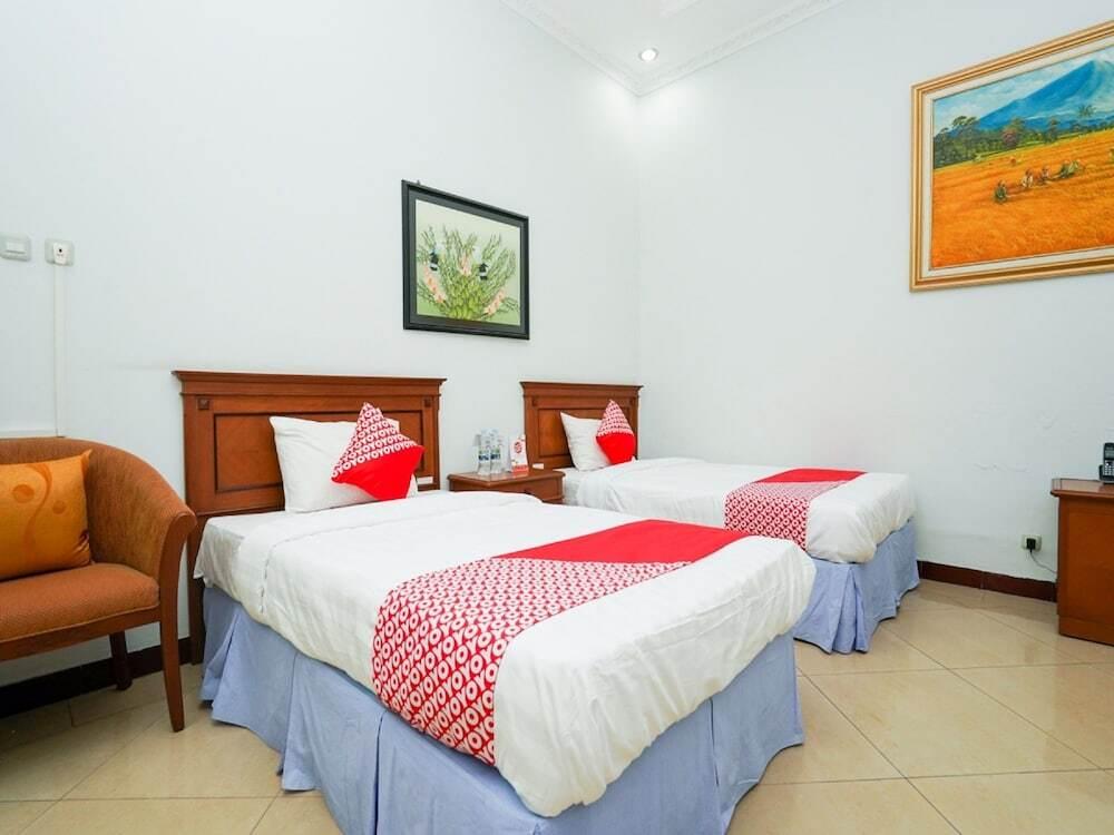 Гресик: OYO 1346 Sinergi Hotel Gresik