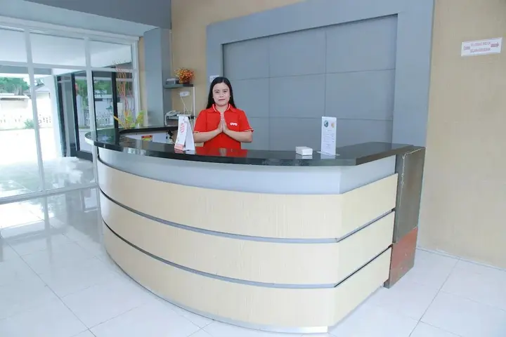 Палу: OYO 1325 Grand Wisata Hotel