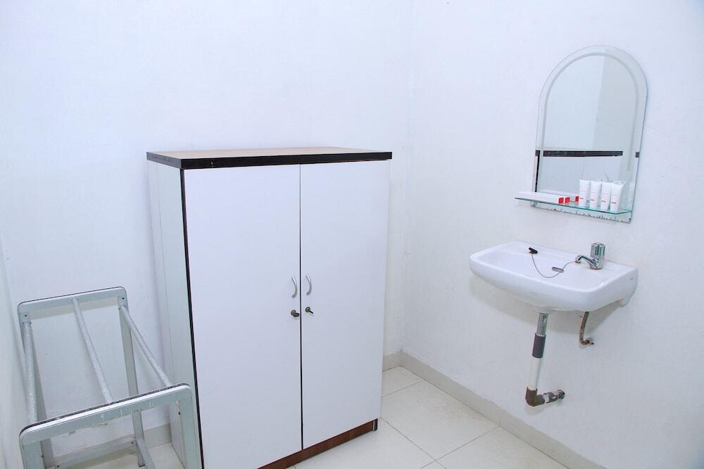 Палу: OYO 1325 Grand Wisata Hotel