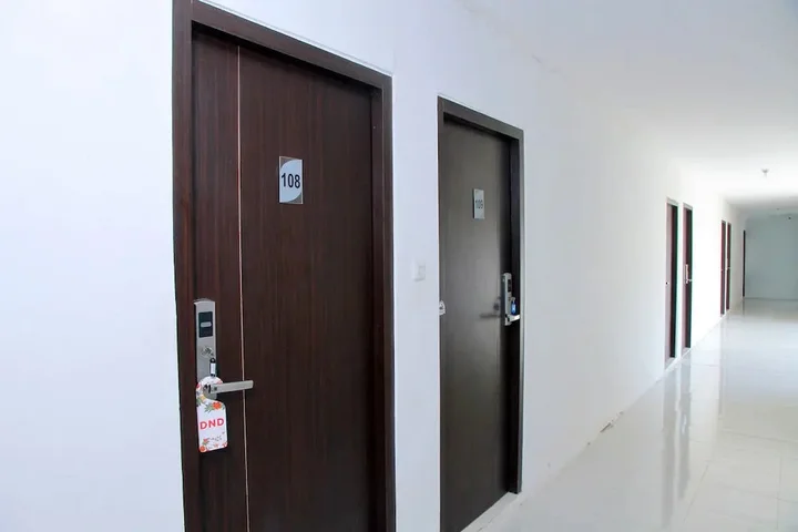 Палу: OYO 1325 Grand Wisata Hotel