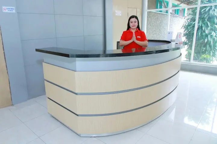 Палу: OYO 1325 Grand Wisata Hotel