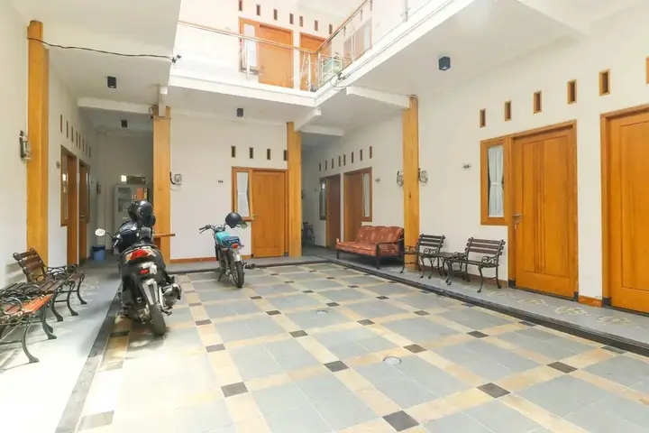 Маланг: New Guesthouse Tatasurya Syariah