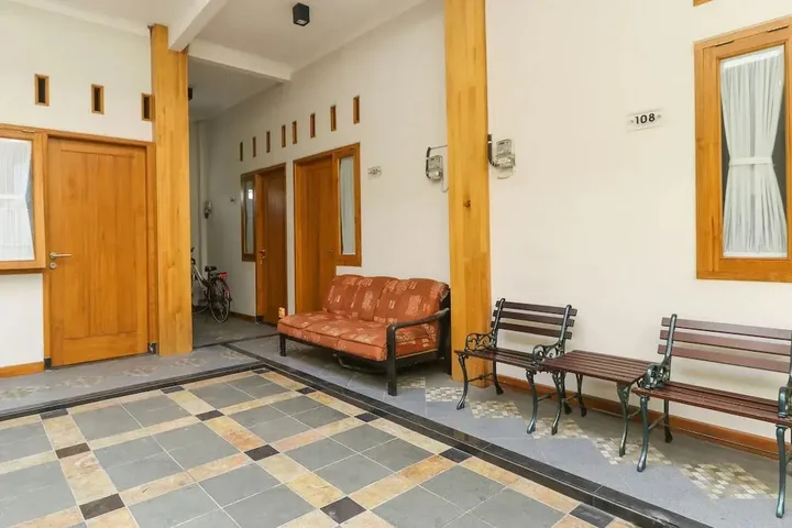 Маланг: New Guesthouse Tatasurya Syariah