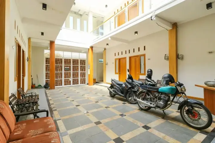 Маланг: New Guesthouse Tatasurya Syariah