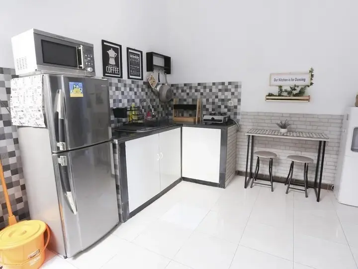 Депок: Gilgal Guesthouse