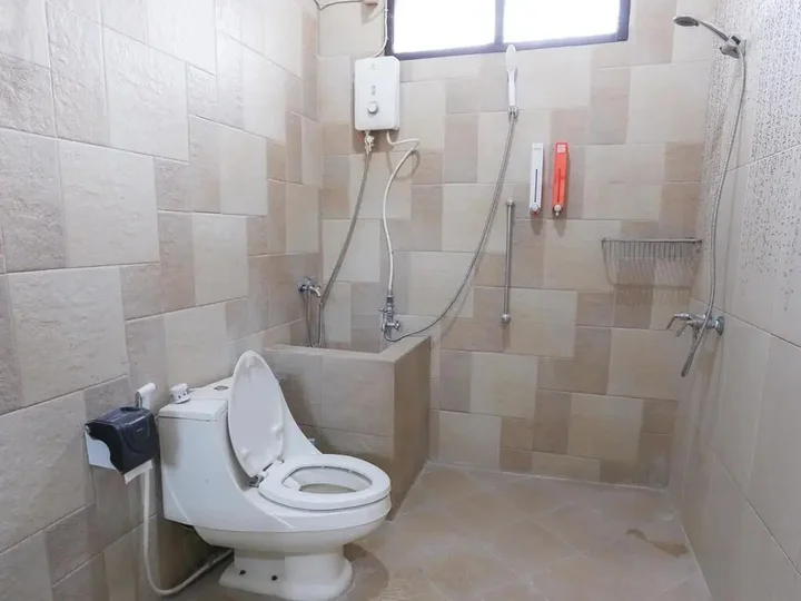 Депок: Gilgal Guesthouse
