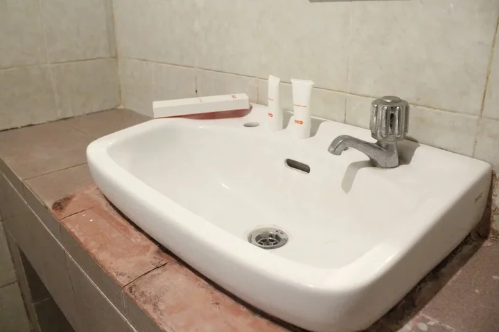 Палу: OYO 1333 Wisata Hotel
