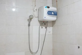 Палу: OYO 1333 Wisata Hotel