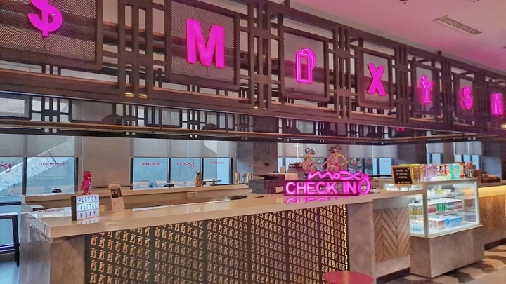 Суракарта: Moxy Solo