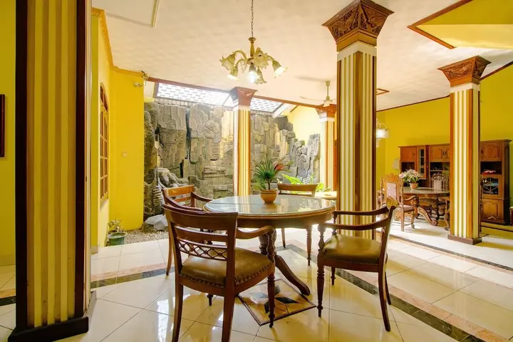 Депок: OYO 1770 Hotel Mawar Saron 2