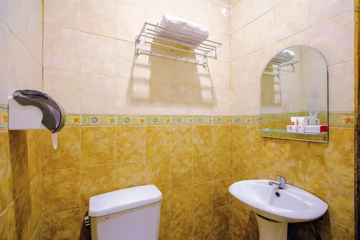 Депок: OYO 1770 Hotel Mawar Saron 2