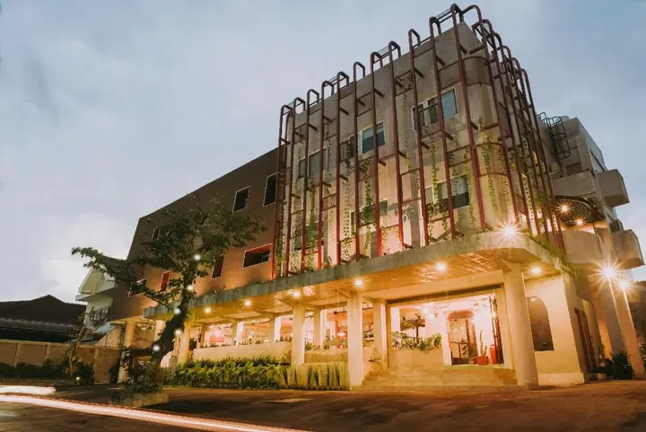 Сурабая: PanaHouse Surabaya