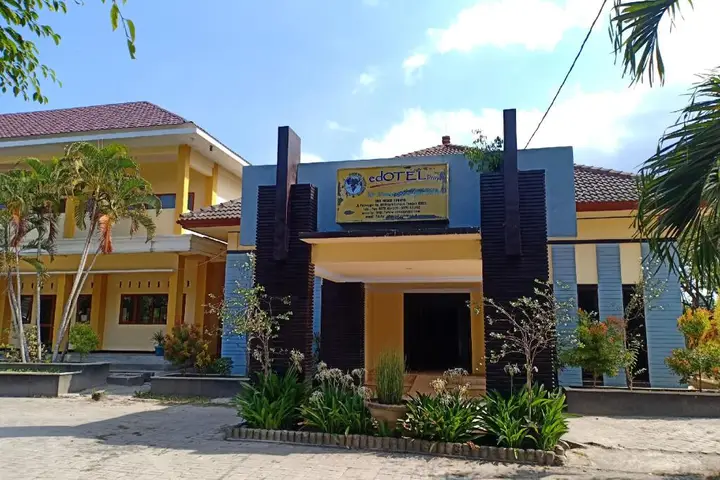 OYO 1732 Edotel Praya Syariah — фото 1