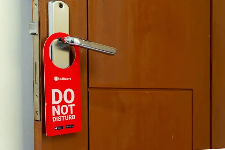 Тангеранг: RedDoorz near CBD Ciledug