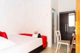 Джакарта: RedDoorz near Cipinang Indah Mall