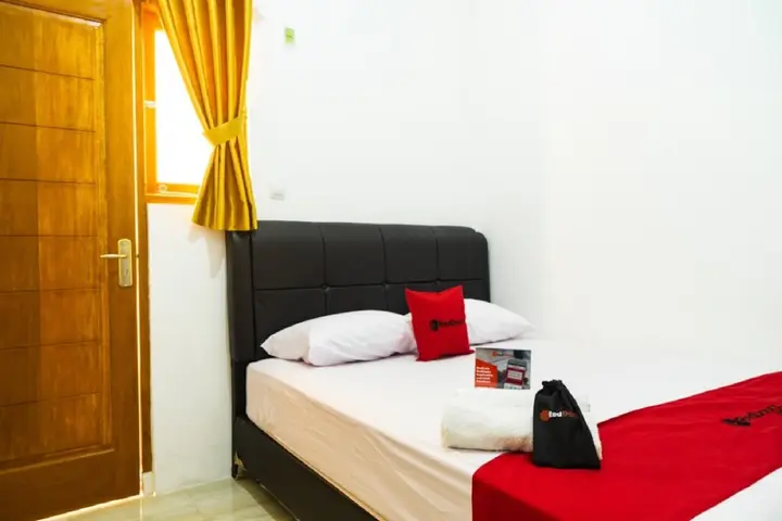 Джакарта: RedDoorz near Cipinang Indah Mall