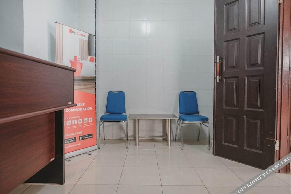 Медан: RedDoorz near Universitas Sisingamangaraja Medan