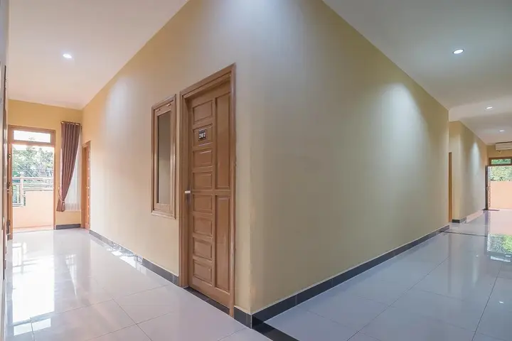 Банджанбару: RedDoorz Plus near Syamsudin Noor Airport 3