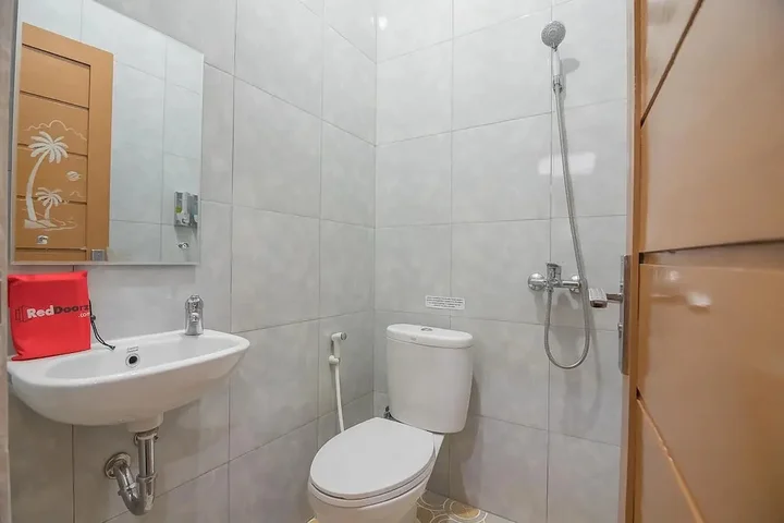Банджанбару: RedDoorz Plus near Syamsudin Noor Airport 3