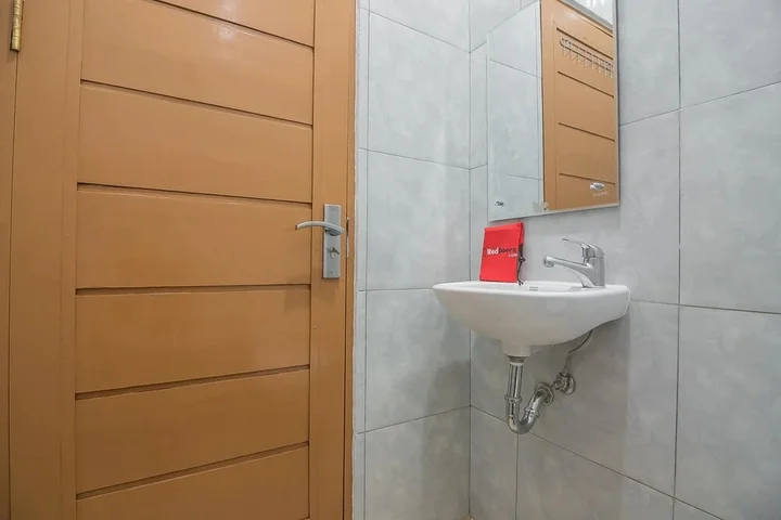 Банджанбару: RedDoorz Plus near Syamsudin Noor Airport 3