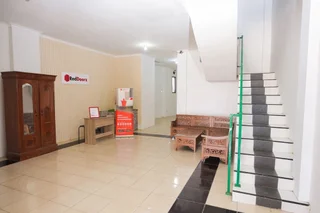 Маланг: RedDoorz near Plaza Araya 2