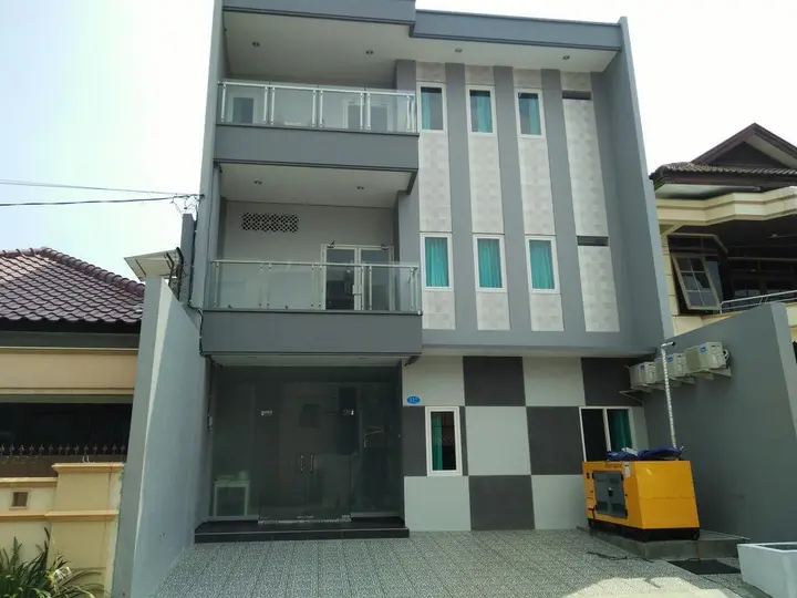Семаранг: RedDoorz near Gajah Mada Street Semarang