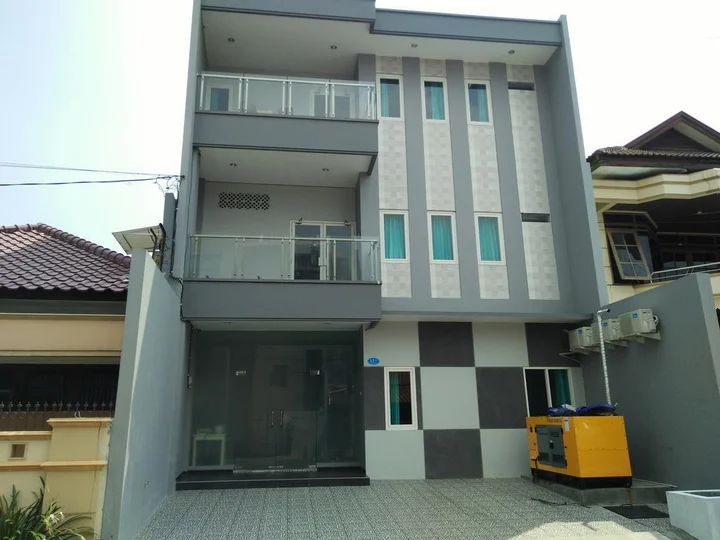 Семаранг: RedDoorz near Gajah Mada Street Semarang