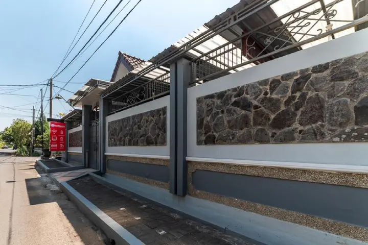 Маланг: RedDoorz Syariah near RRI Malang